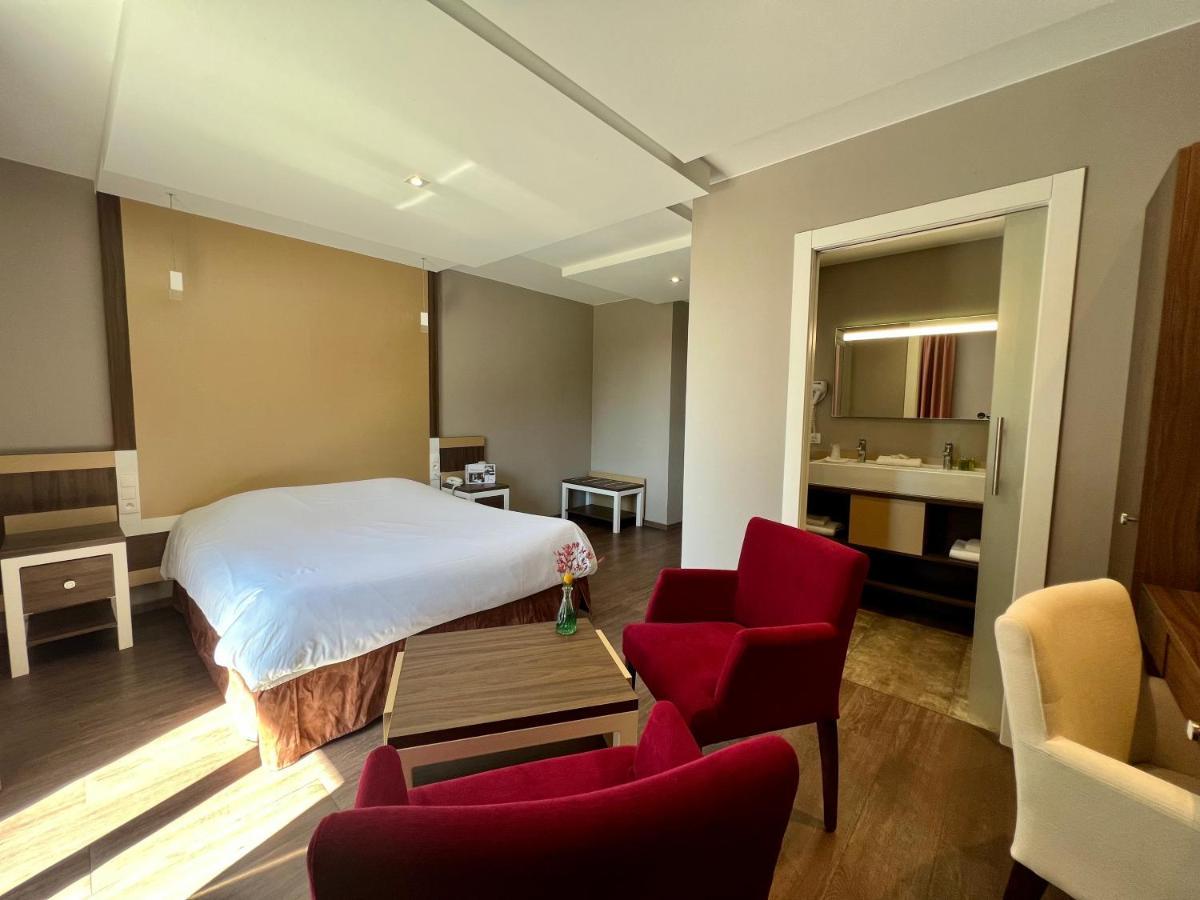 Hotel Les Bergeronnettes Champagneux Exterior photo